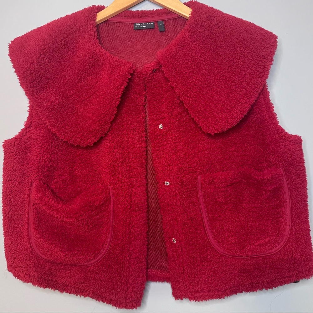 ASOS Design Red Teddy Fleece Vest Oversized Collar Snap Front Cozy Size S